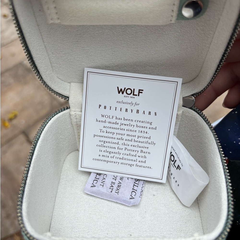 WOLF White Jewelry Box